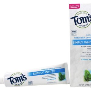 Toothpaste Natural Simplesmente Branco Com Hortelã Limpa De Fluoreto - 4.7 oz. Tom's of Maine