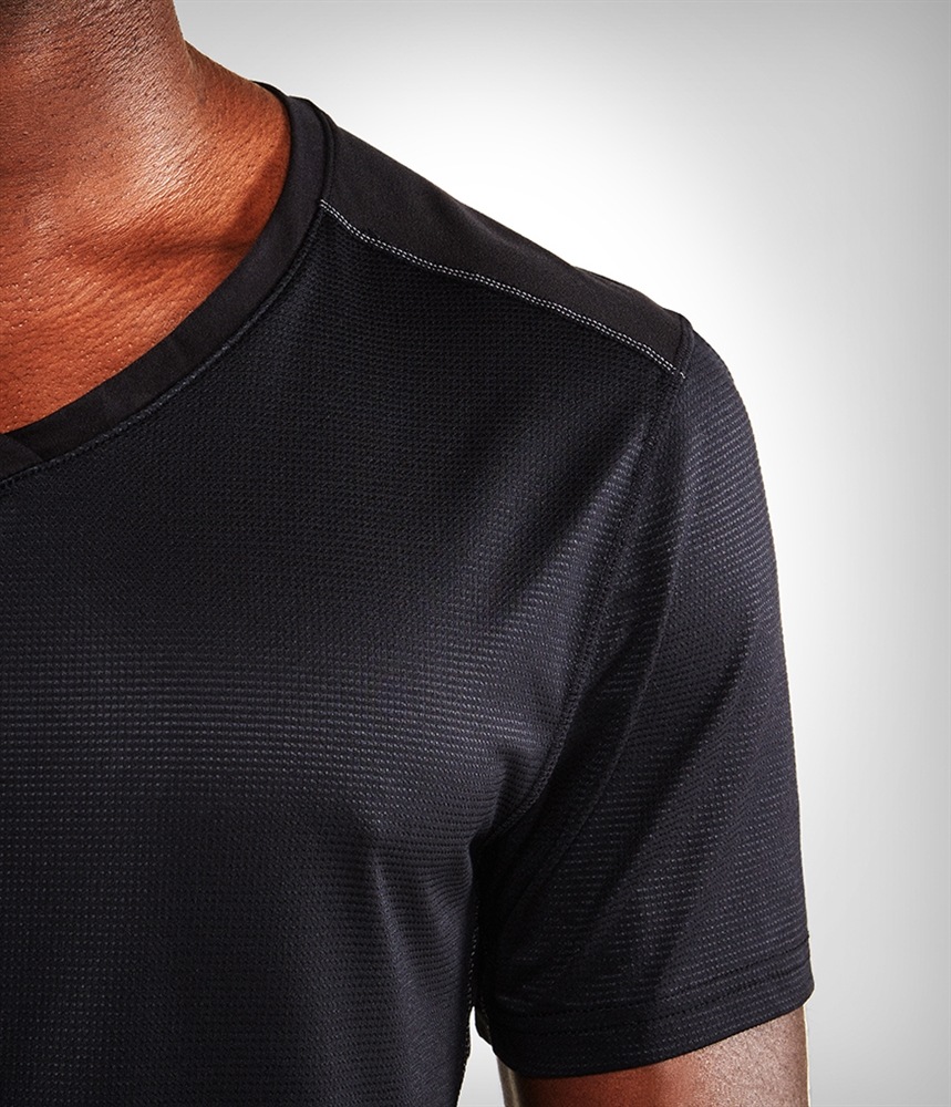 Camiseta Minimalista Masculina 2.0 Preto - Grande Manduka - Imagem 3