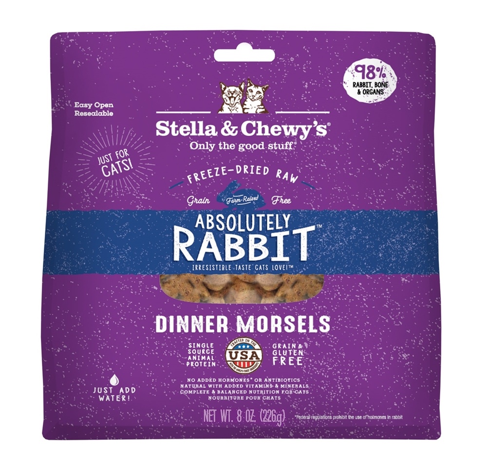Pedaços crus Grão-Livres liofilizados do jantar para gatos absolutamente coelho - 8 oz. Stella & Chewy's