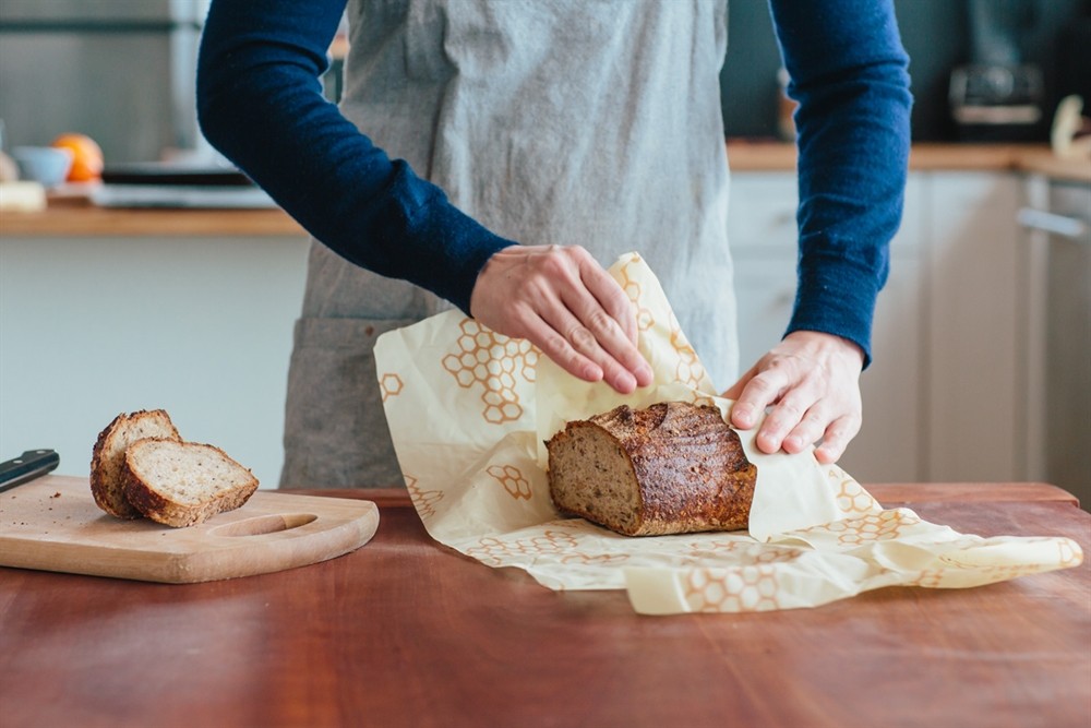 Alimento reutilizável envolve tamanhos variados Pequeno, médio e grande favo de mel - Pacote 3 Bee's Wrap - Imagem 4